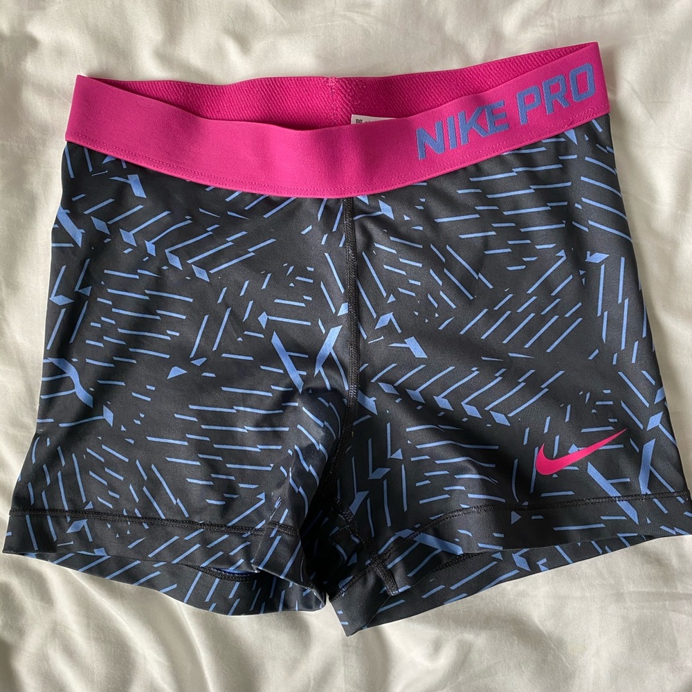 Nike pro patterned spandex